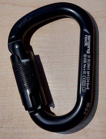 Карабін Singing Rock HMS tripple lock black анодований 810194 фото